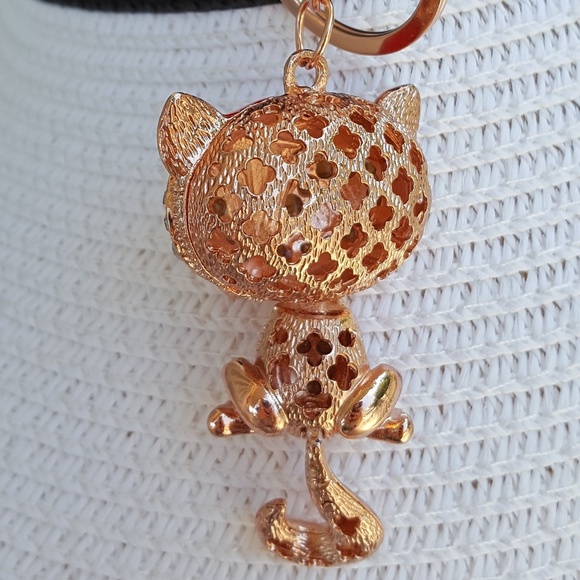 Fox Rhinestone Keychain - Picture 2 of 3