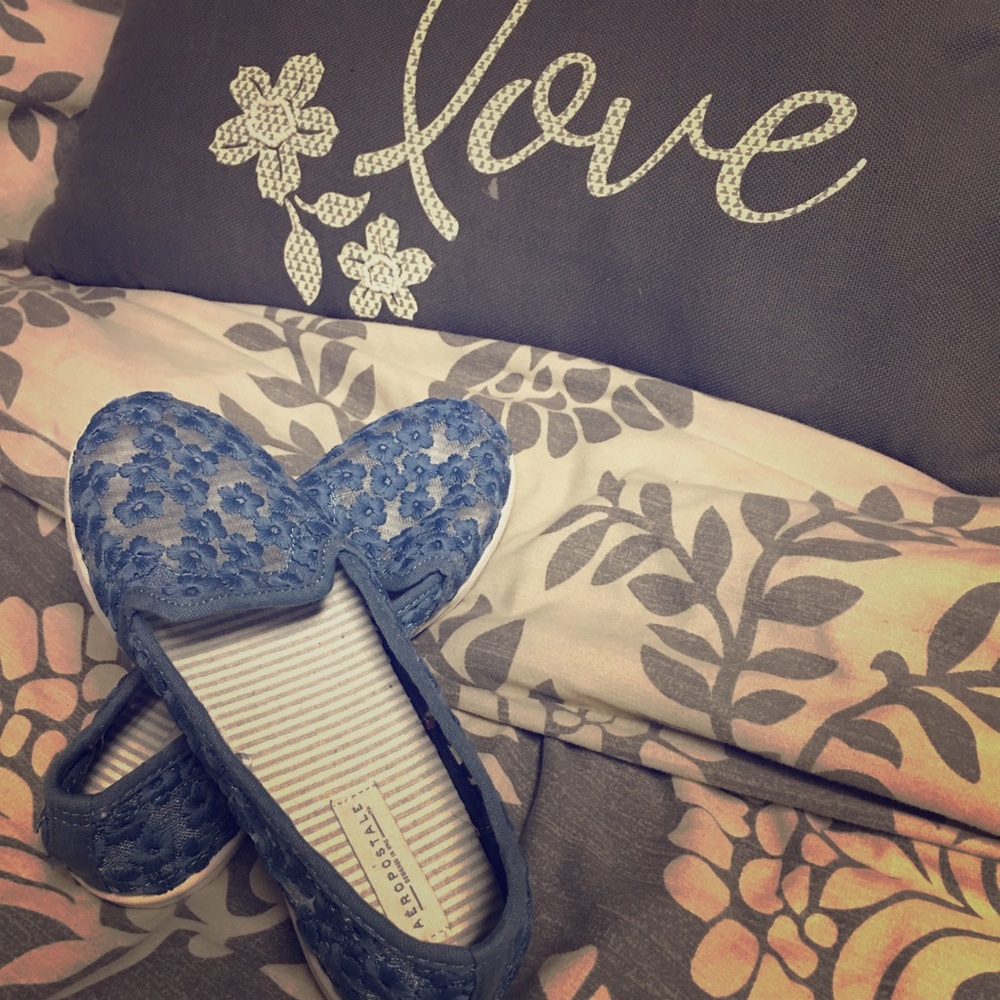 Aeropostale flats