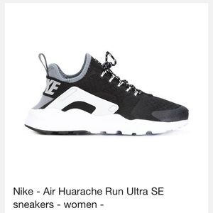 Nike Air Hurache Run Ultra SE