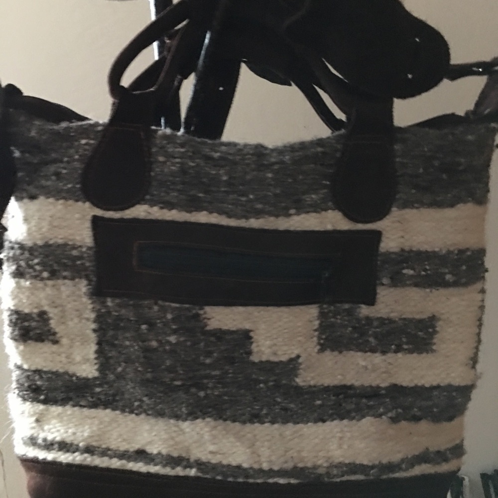 Saddle blanket tote