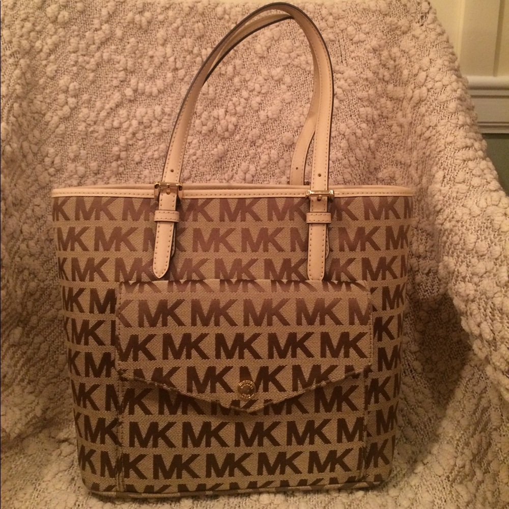 Michael Kors Jet Set Bag