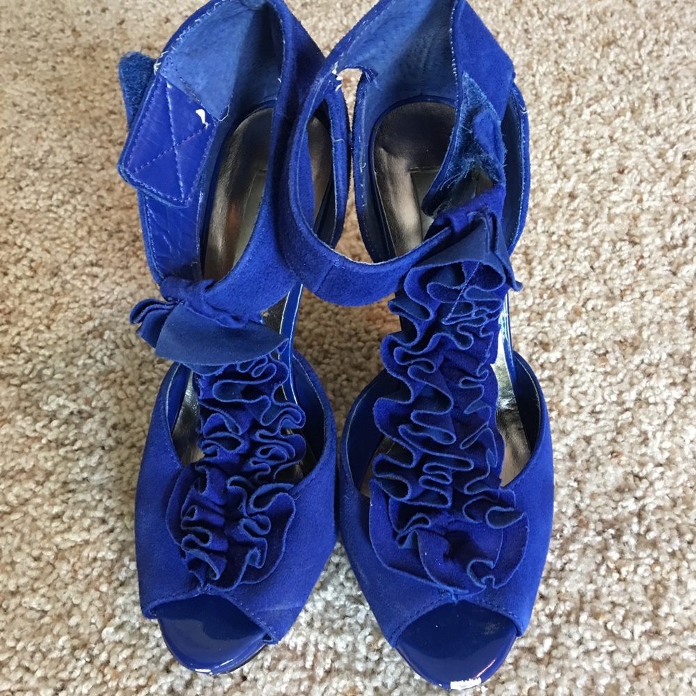 Blue high pumps
