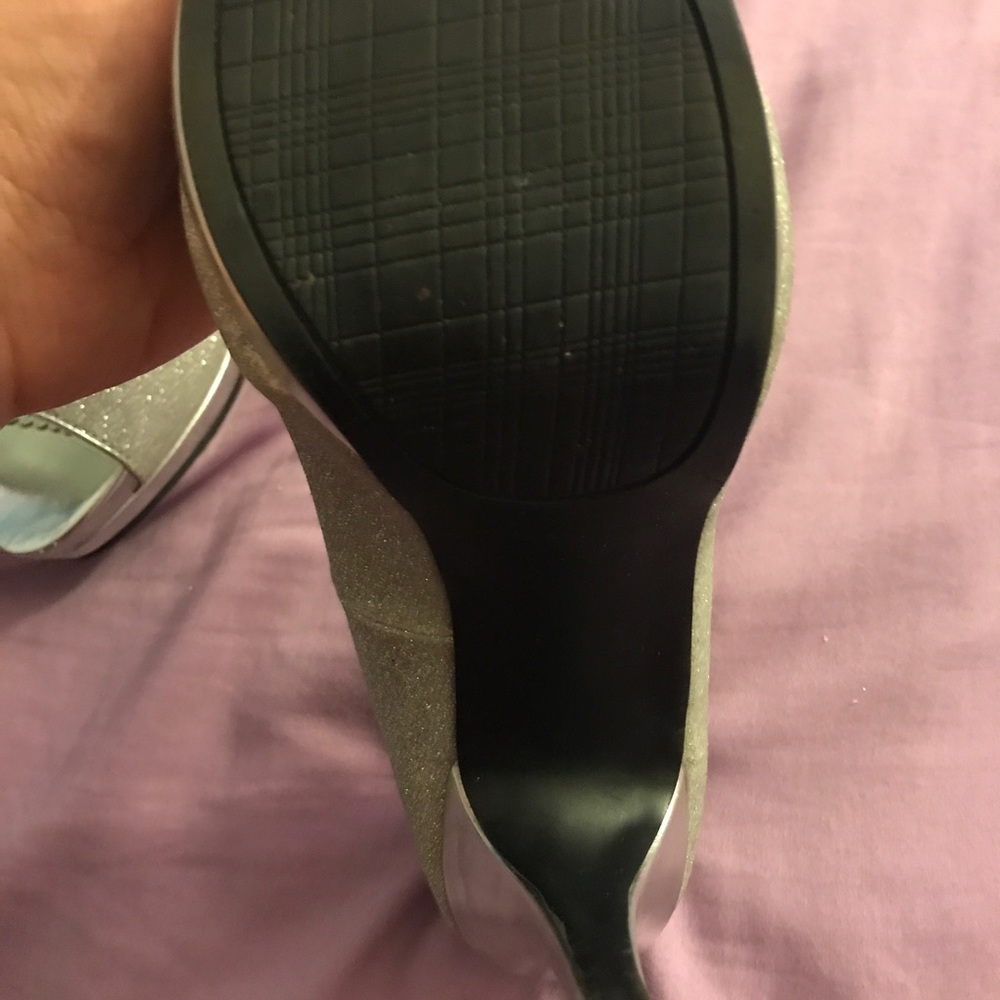 Silver Rampage Heels - Picture 3 of 4