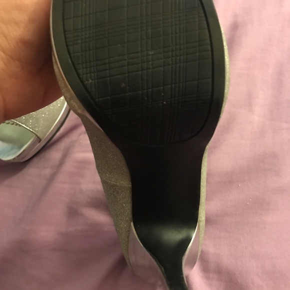 Silver Rampage Heels - Picture 3 of 4