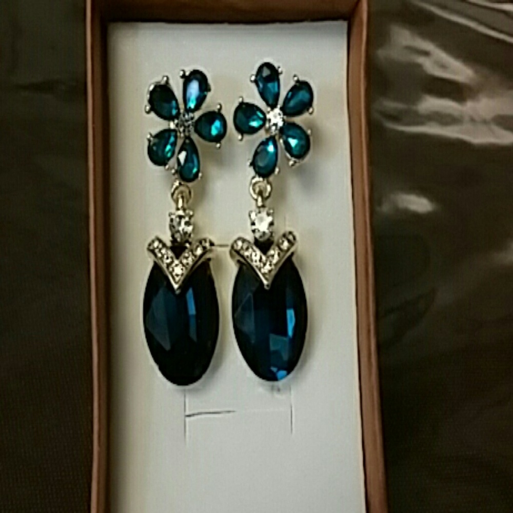 Deep blue topaz gold earrings
