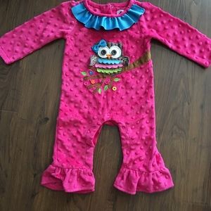 Mud pie long sleeve romper.