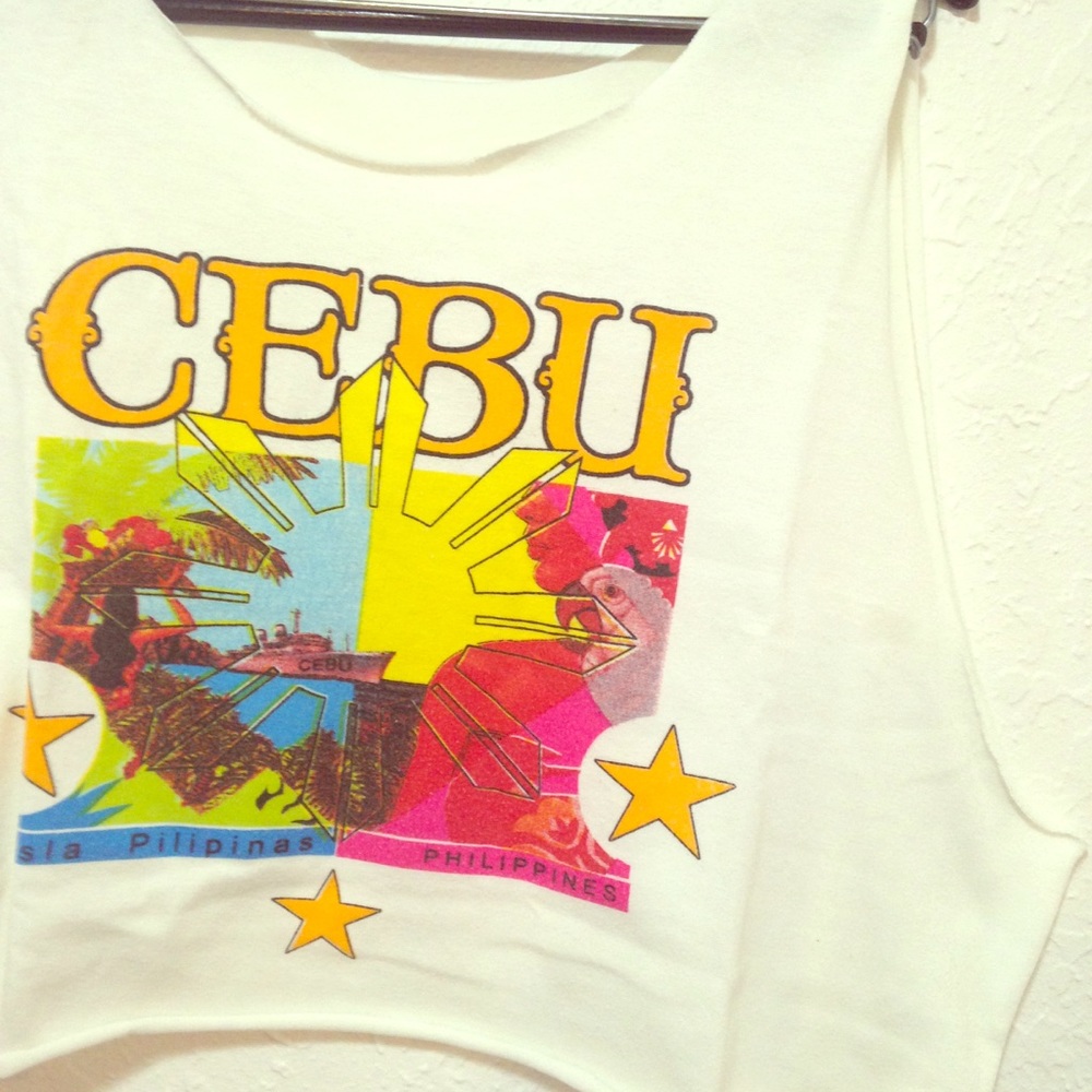Saleš¤Vintage cut off tank top tourist tee - Picture 1 of 4