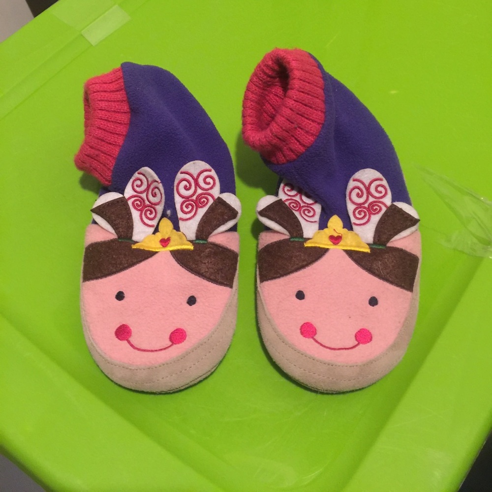 NWOT Hanna Anderson slippers