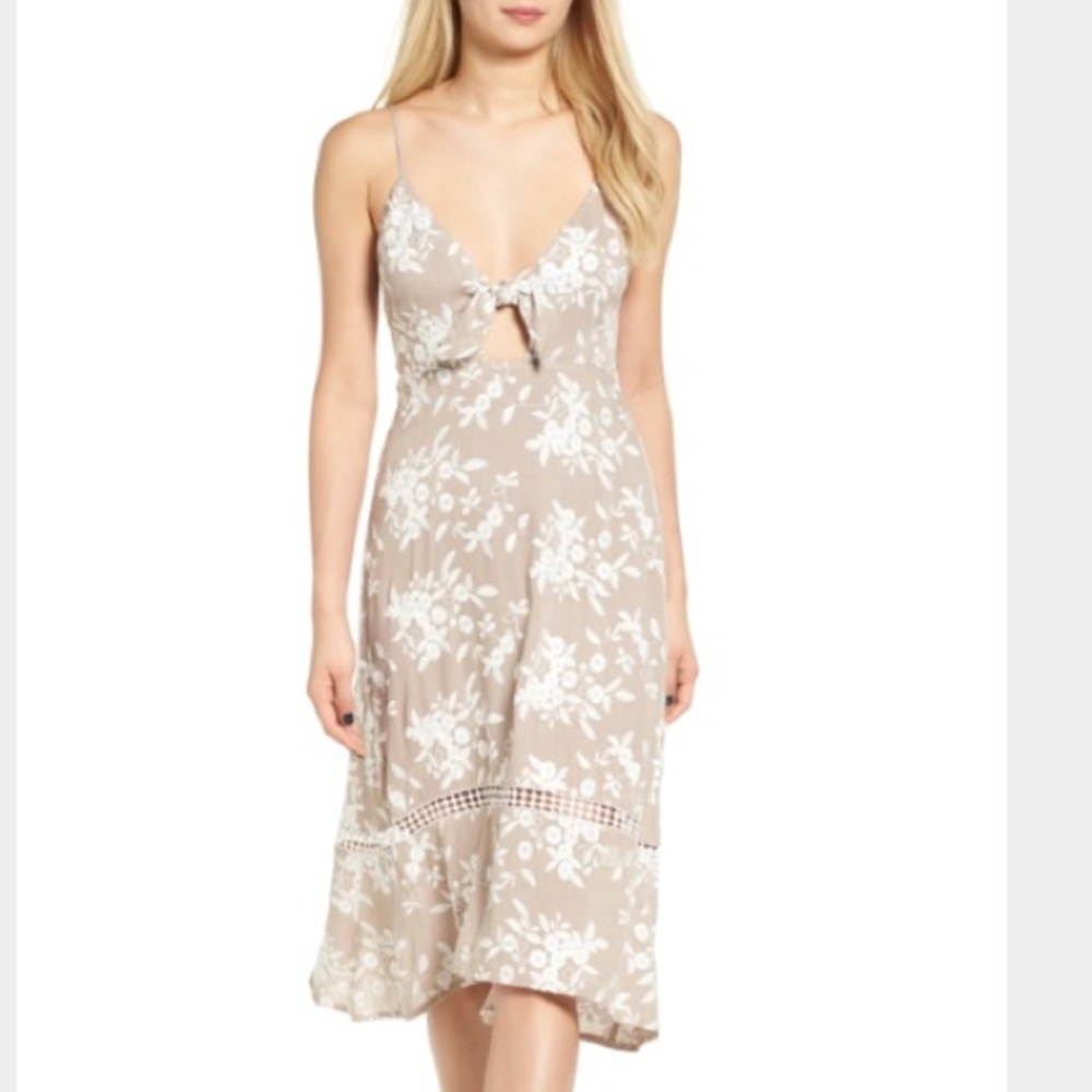 ISO: ASTR the Label Women's Floral Tie Front Dress
