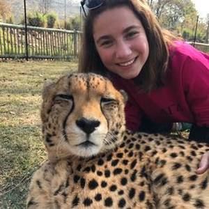 Meet your Posher, Hannah