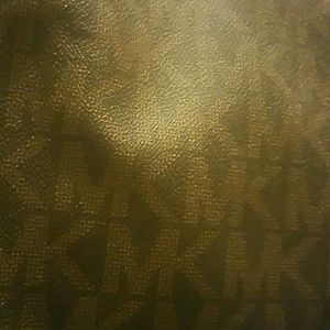 Meet your Posher, Janay