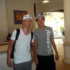 Meet your Posher, Acela