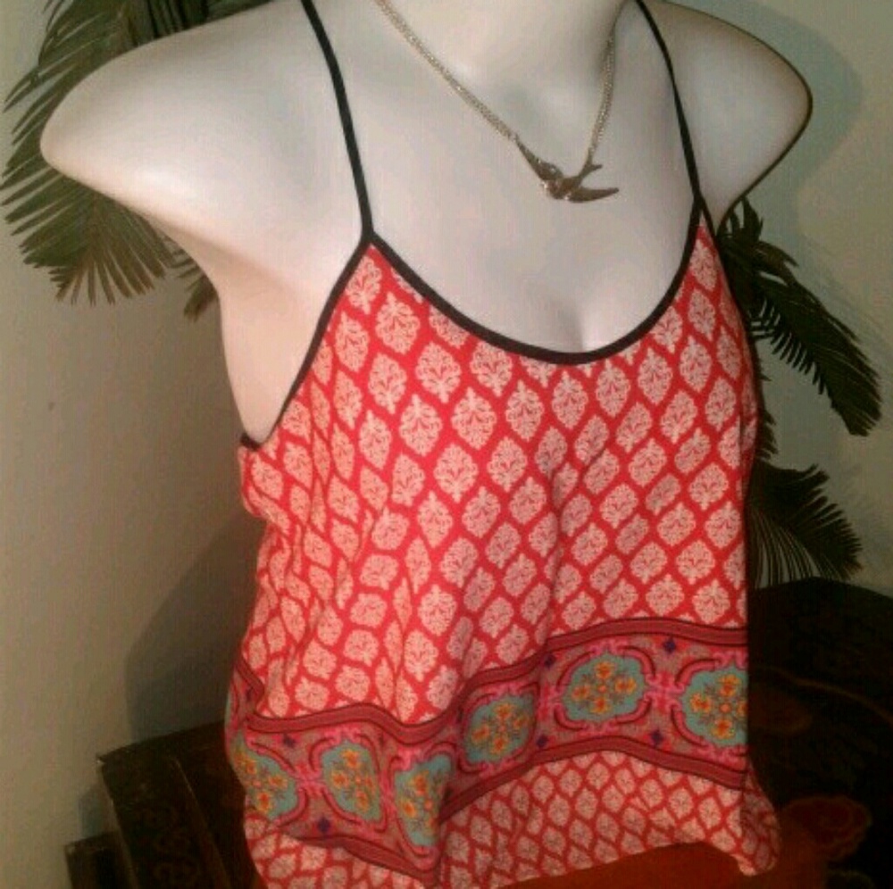 New chic sleeveless top