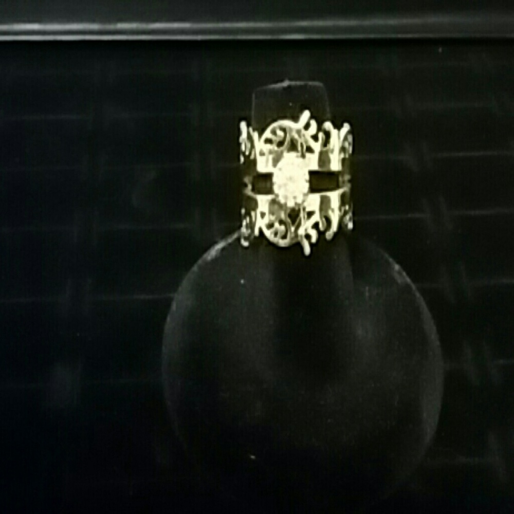 Wide gold fancy band .75 cz. Nice