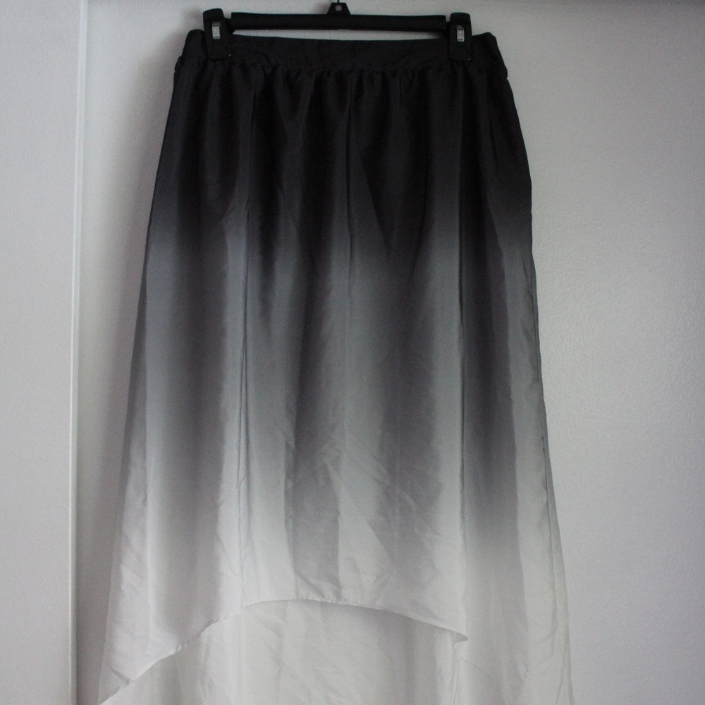 HIGH/LOW SKIRT