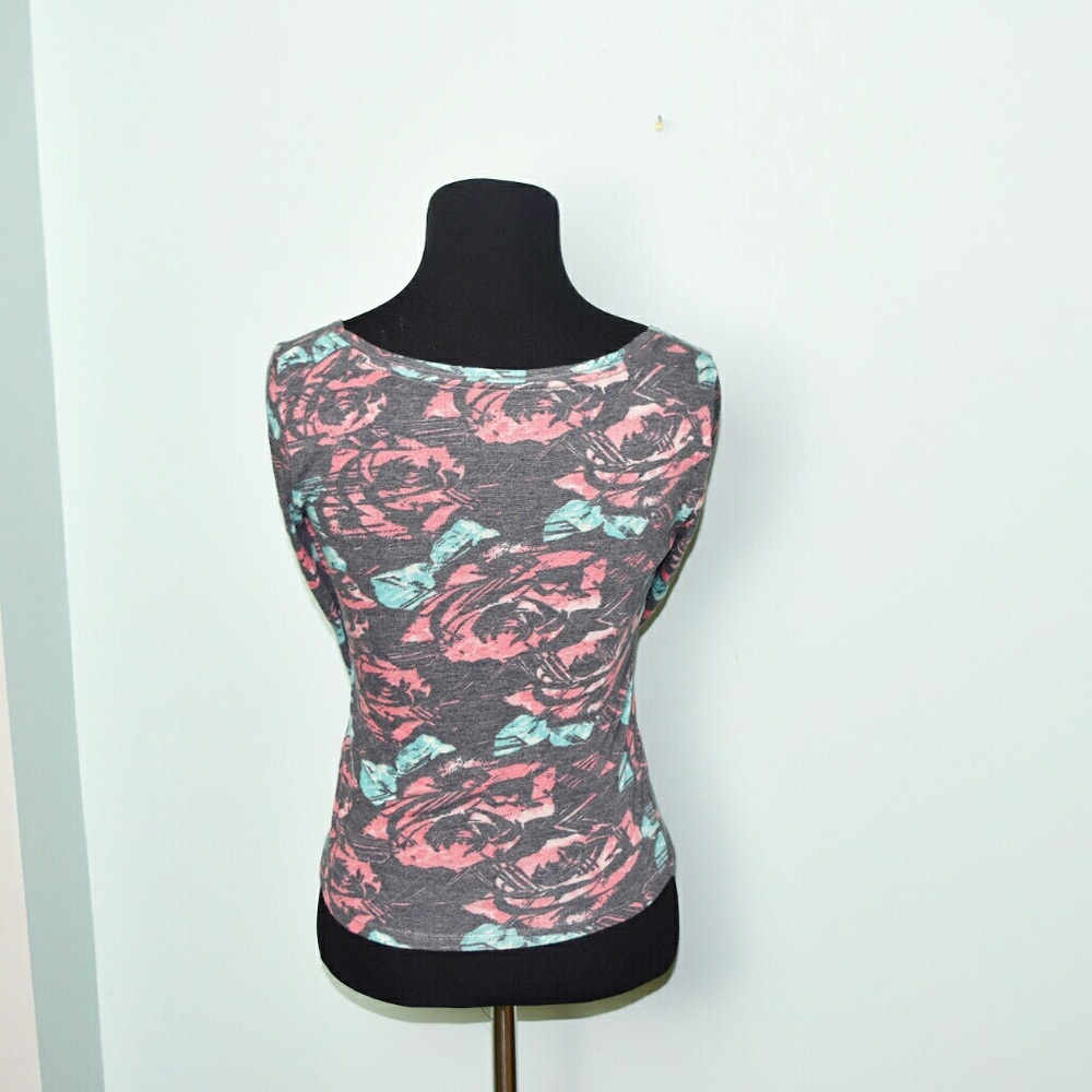 Adorable Grey Floral Print Ballerina Top - Picture 2 of 2