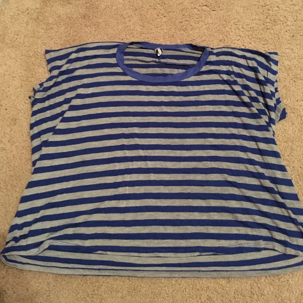 Loose fitting Splendid hi-lo tshirt