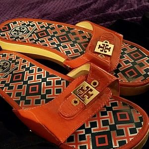 TORY BURCH  ORANGE SLIDES