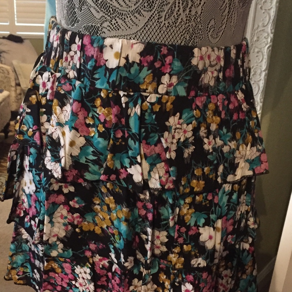 Skirt - Picture 3 of 4