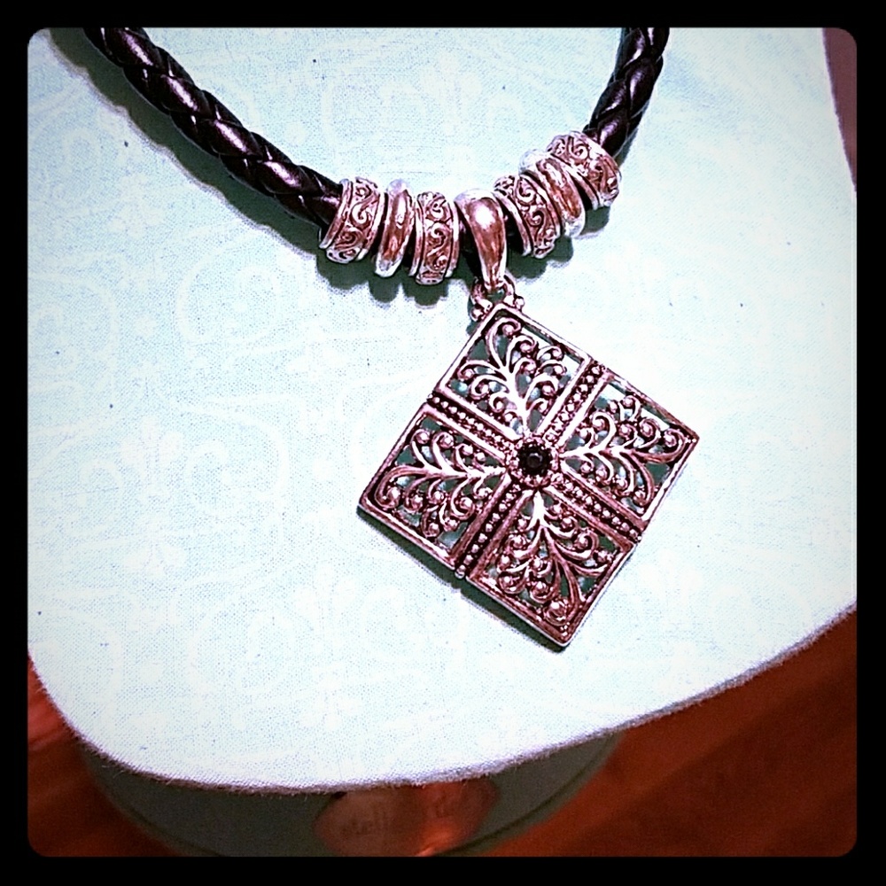 SILVER TONE FILIGREE SQUARE PENDANT
