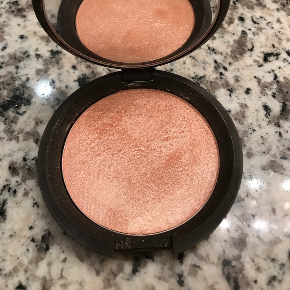 Champaigne pop. Becca shimmering skin perfector.
