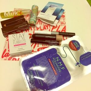 Assorted beauty samples