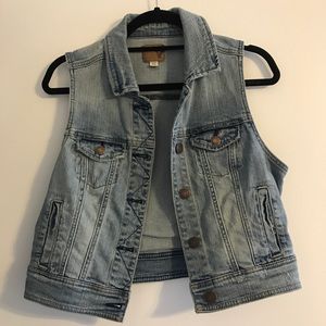 Jean Vest
