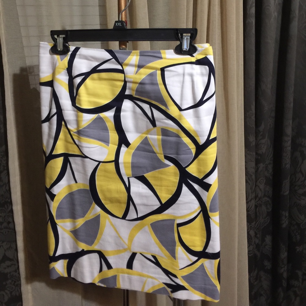 Joneswear geometric pattern skirt size 18