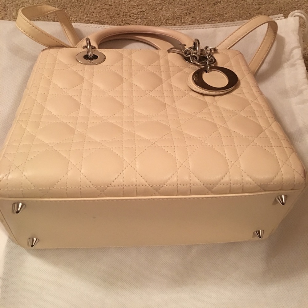 $2000 - Picture 2 of 5