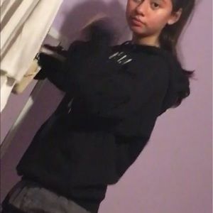 Meet your Posher, Elisa