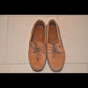 Tan Sperry's