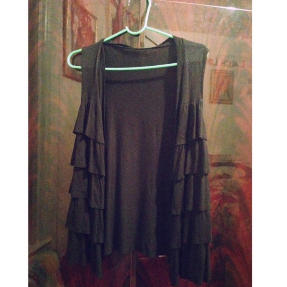 Sleeveless Ruffle Cardigan