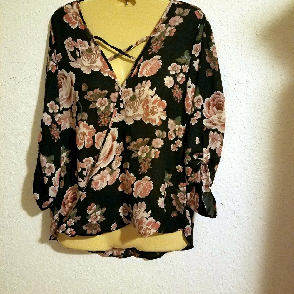 Brand new with tags beautiful womens blouse