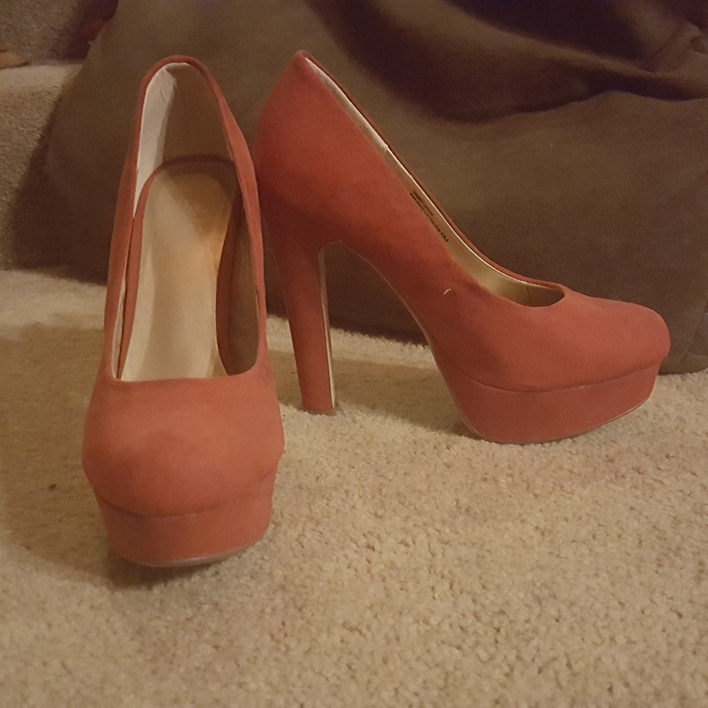 Size 7 Orange heels