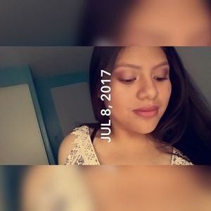 Meet your Posher, Elisa