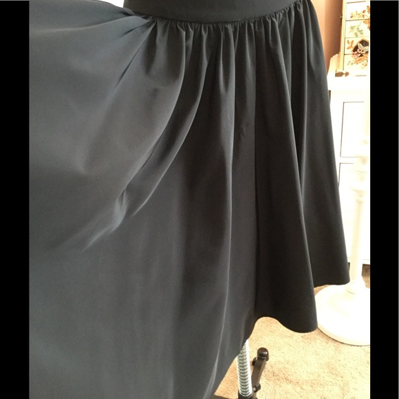 Black Taffeta circle swing skirt - Picture 3 of 6
