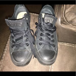 Black converse size 6.5 woman