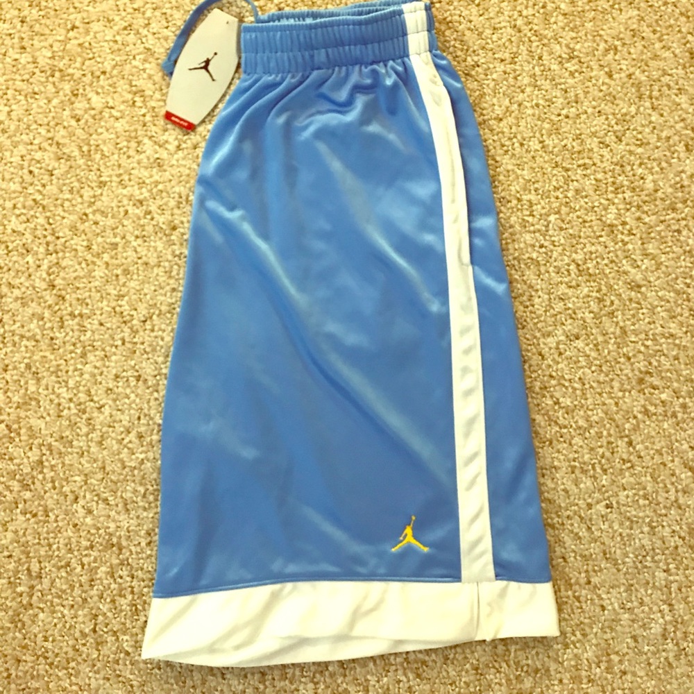 Jordan Basketball shorts XL Blue never worn w tags