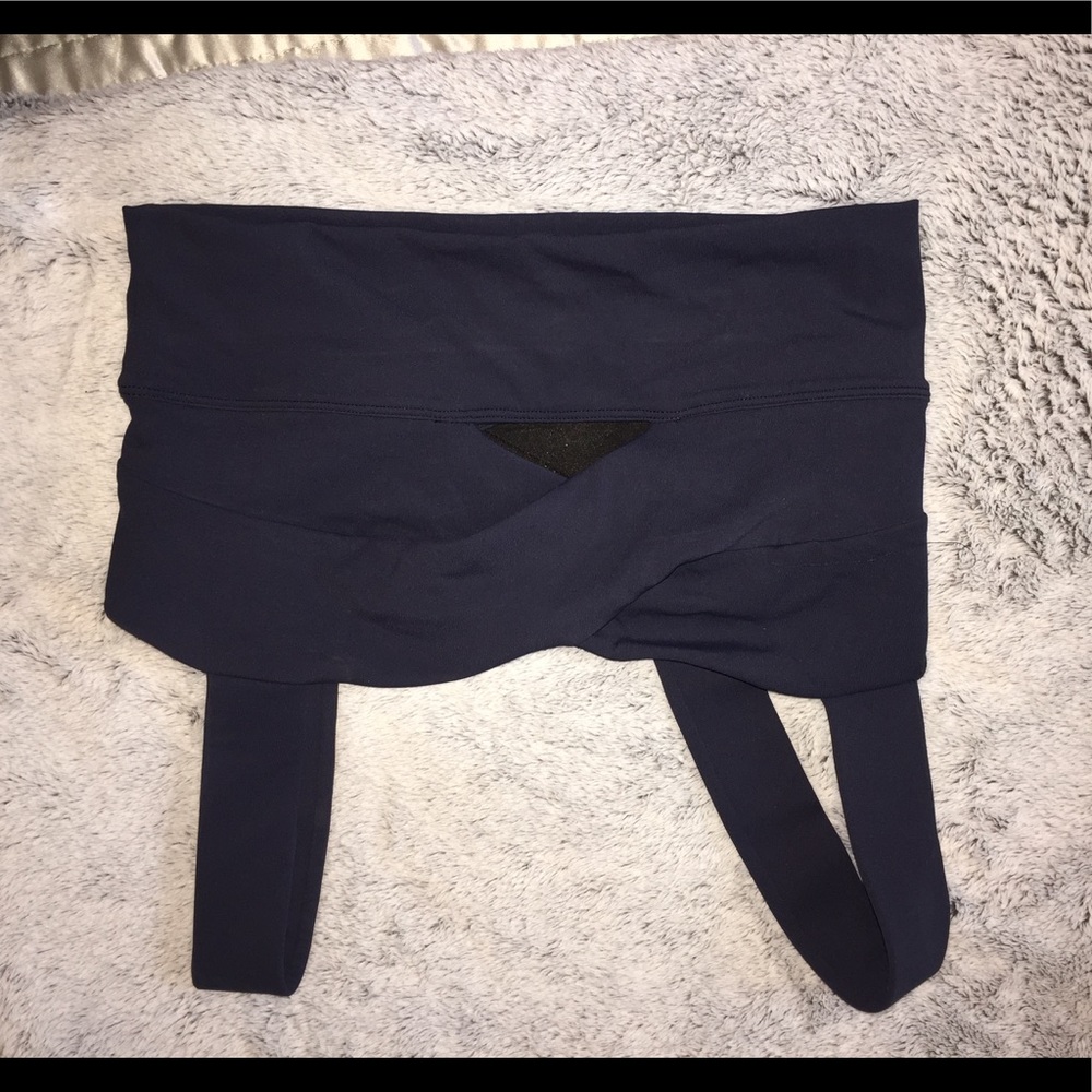 Lululemon sports bra size 6 never worn