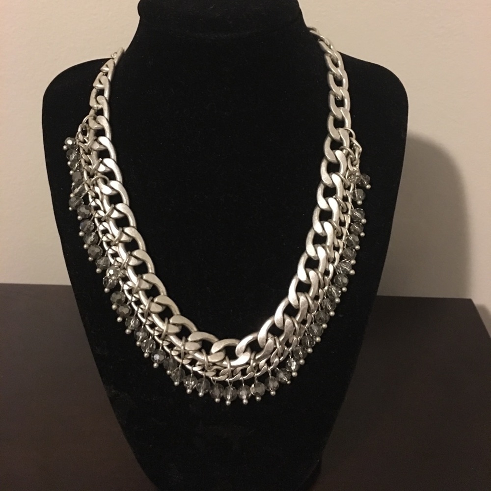 Silver plated chain link necklace w/stone detail