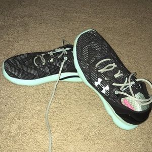 Athletic shoes