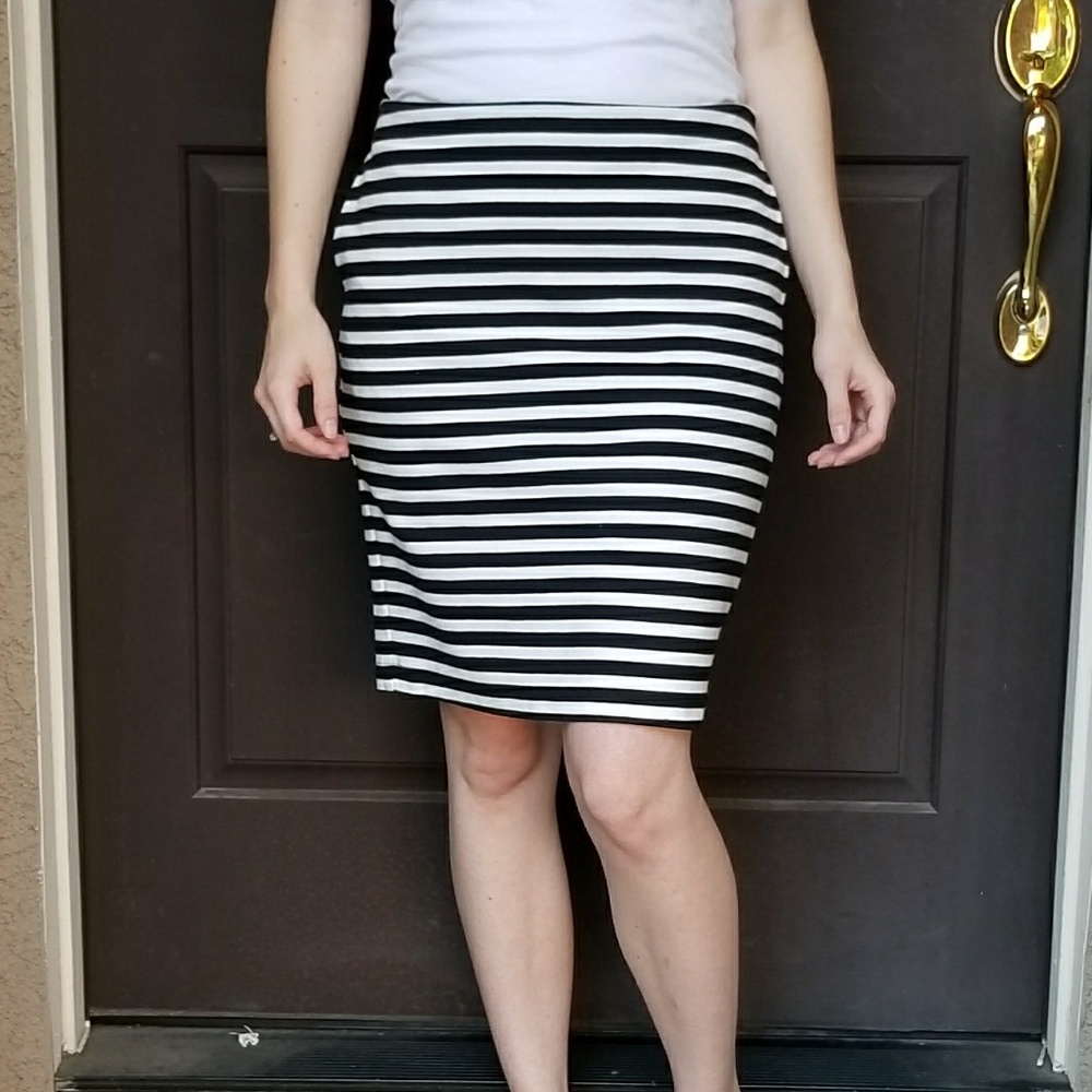 {Merona} Pencil Skirt