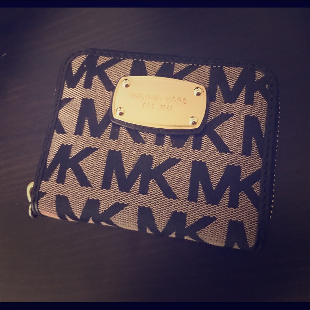 Michael Kors mini wallet