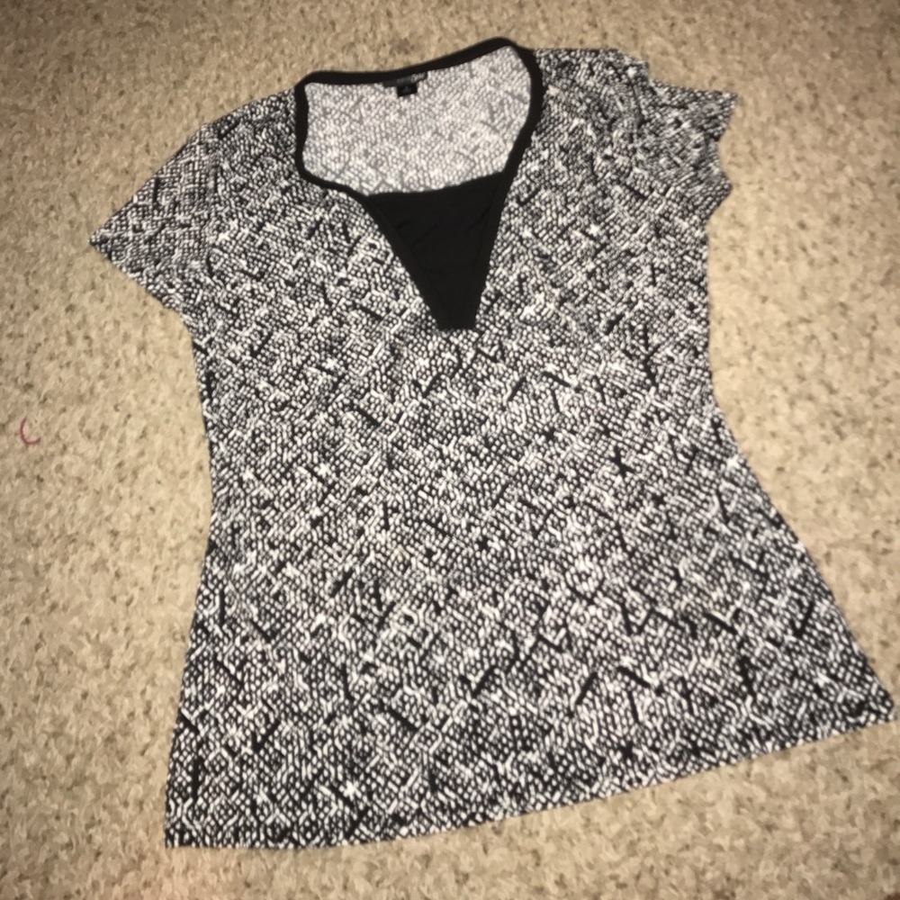Black and white East 5th top
