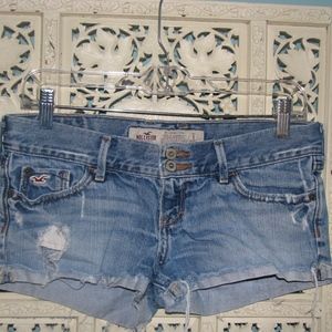 HOLLISTER light ripped jean shorts