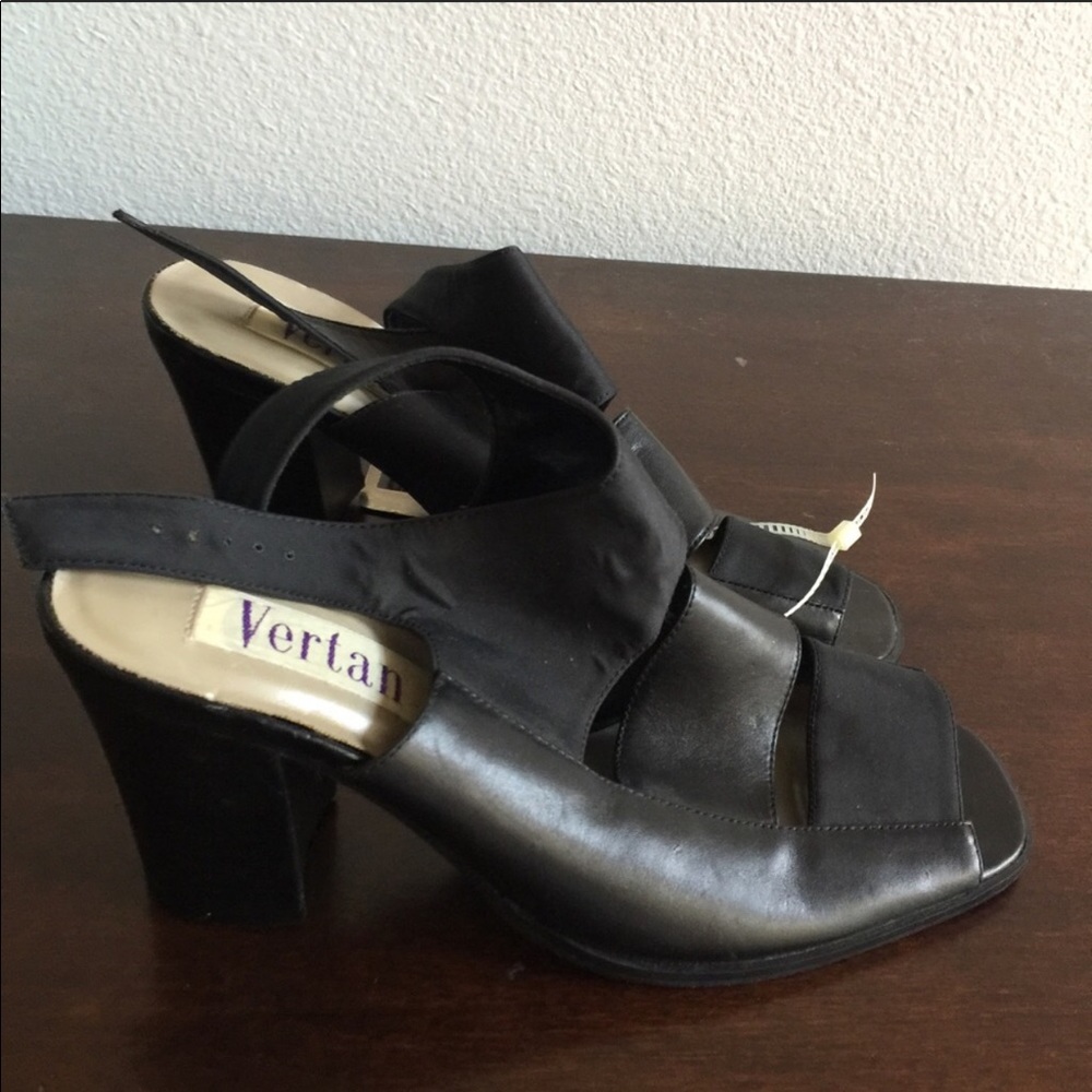 OPEN TOE LEATHER SANDALS - Picture 2 of 2