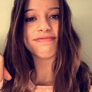 Meet your Posher, Macie