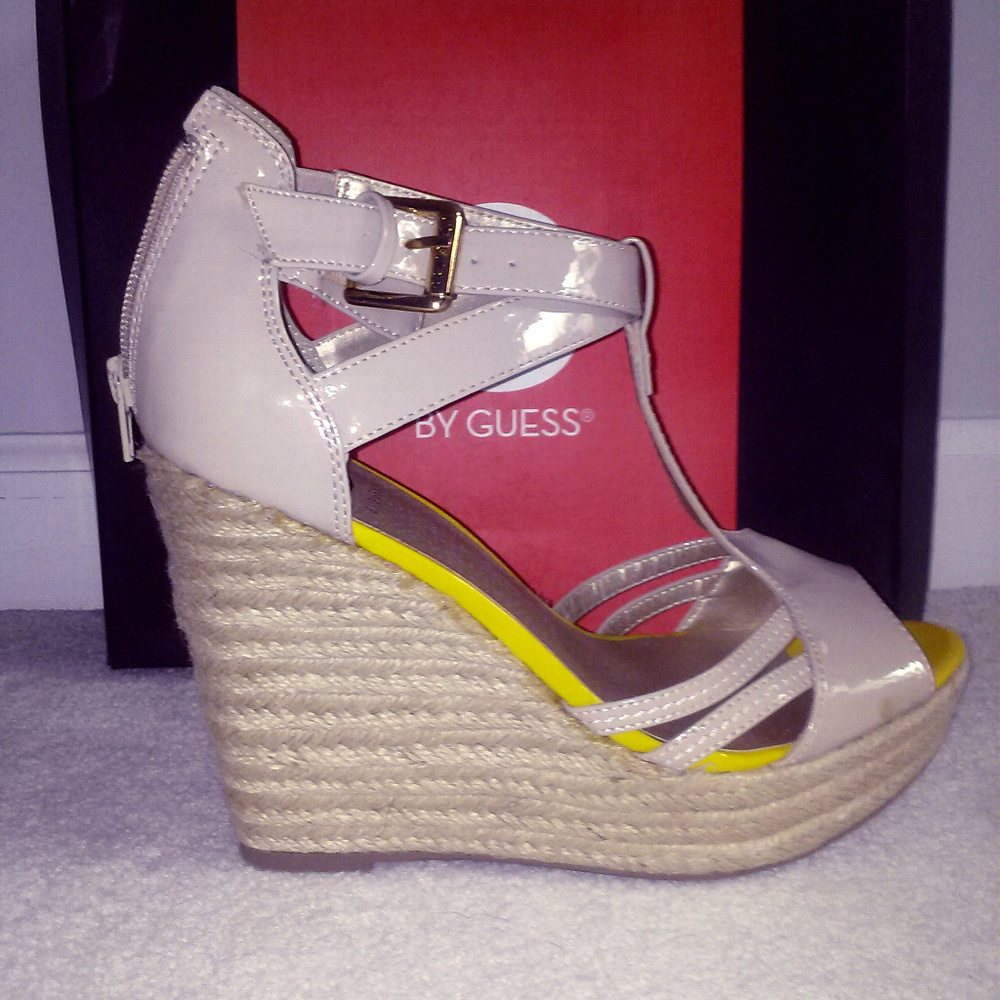~ SOLD ~ Guess Platform Wedges Beige Camel Size 10