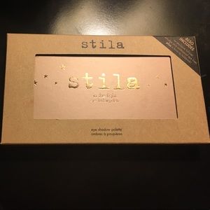 BNIB Stila In The Light Palette