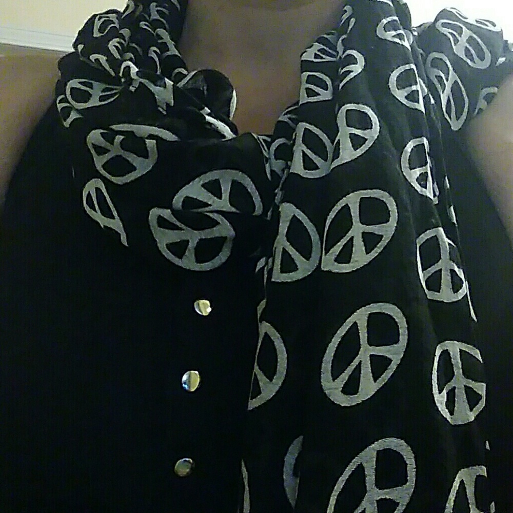 Gorgeous Peace sign scarf